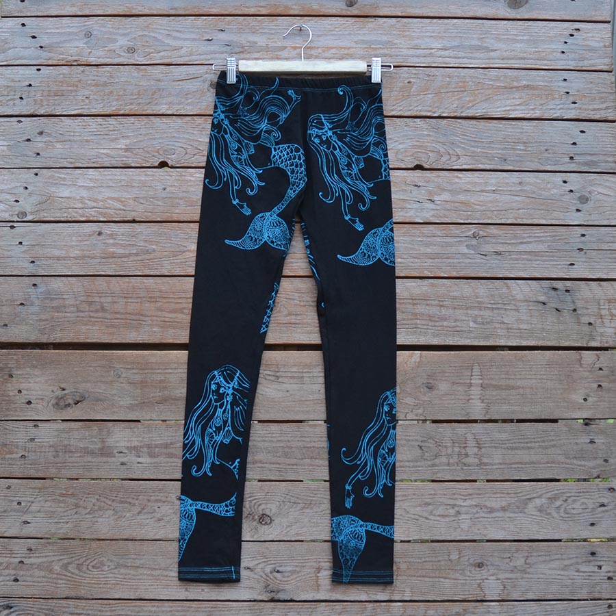 Printed leggings Printed leggings in black with mermaids in teal