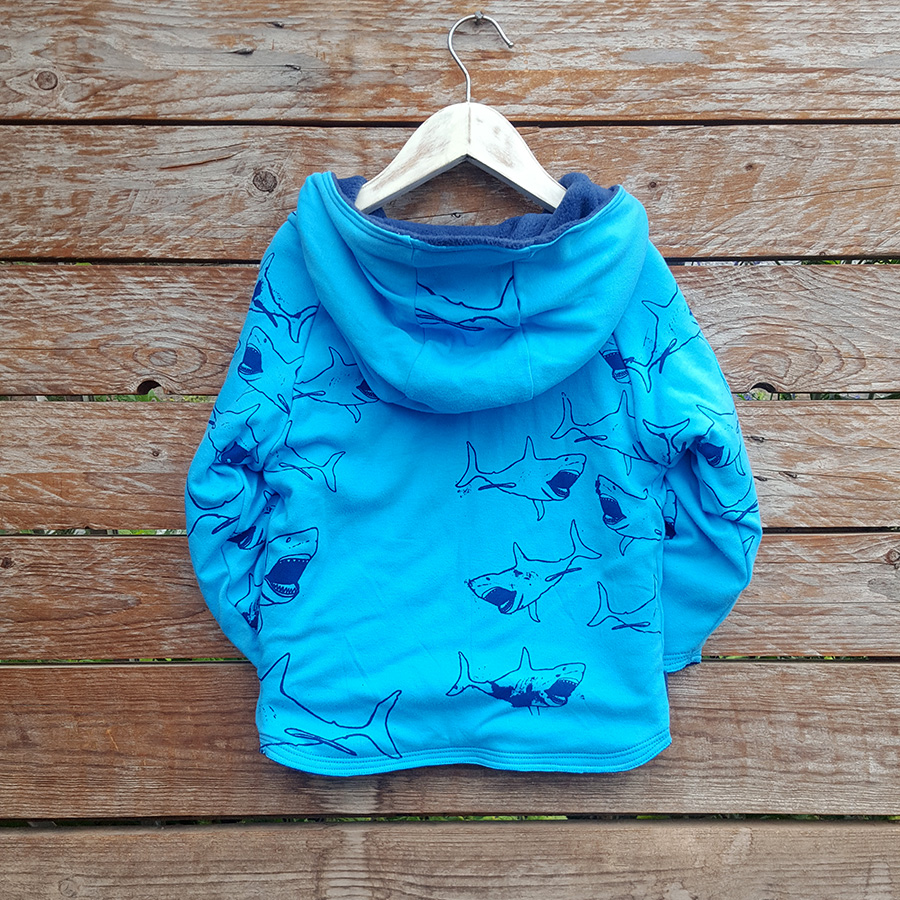 Kid's reversible hoody in petrol/turquoise Kid's reversible hoody in petrol-turquoise, shark print