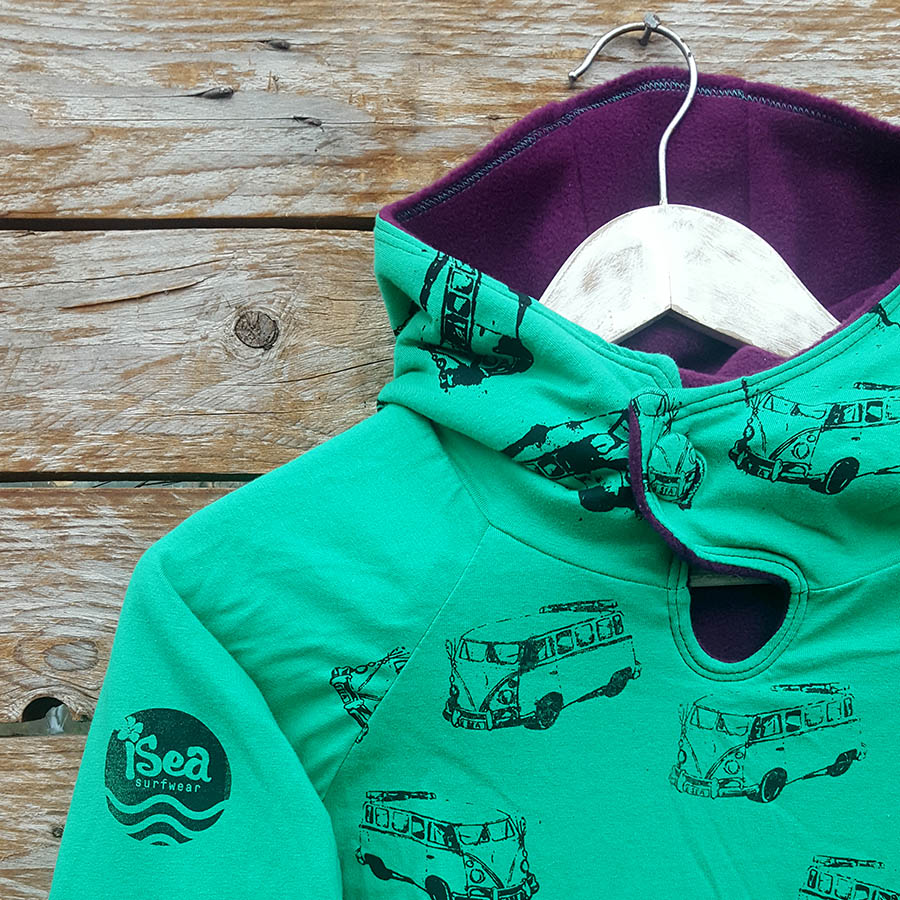 Kid's reversible hoody in plum/emerald - Close up Kid's reversible hoody in plum/emerald - close up