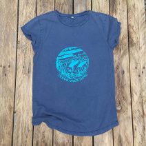 Women's organic t-shirt in navy - wave watching